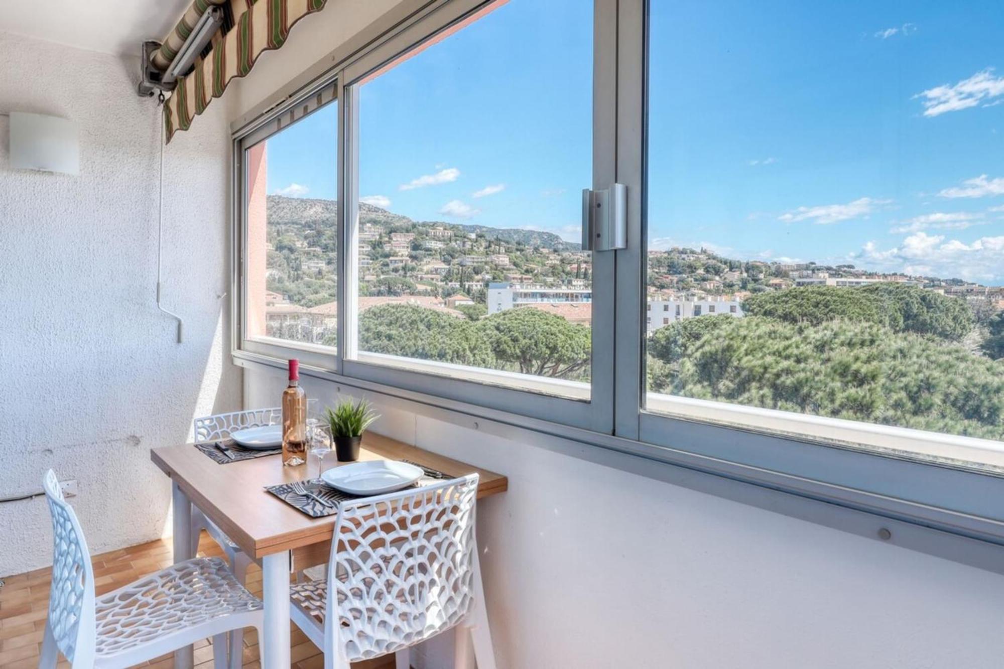 T2 600 M From The Beach! Air-Conditioned Le Lavandou Zewnętrze zdjęcie